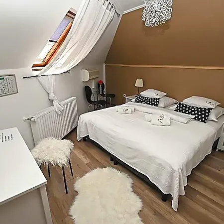 Vasko Panzio Borpince 3*