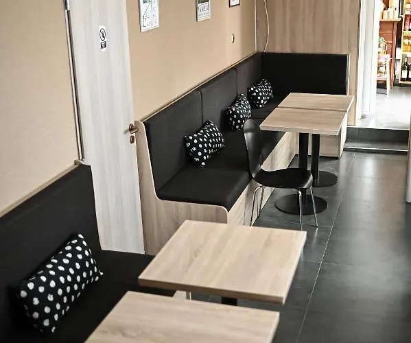 华斯克佩泽欧酒窖酒店 3*