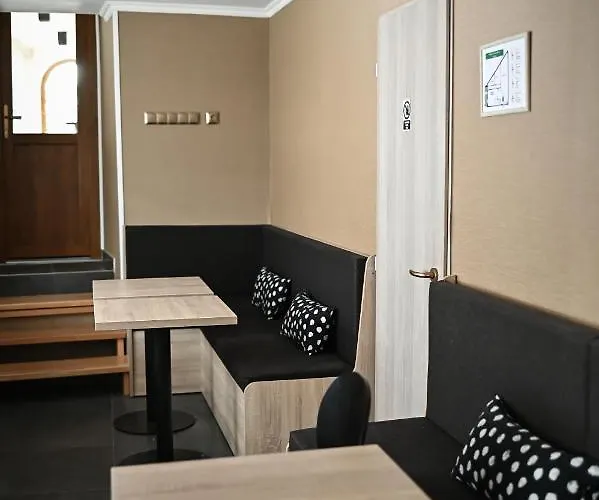 华斯克佩泽欧酒窖酒店 3* 托卡伊